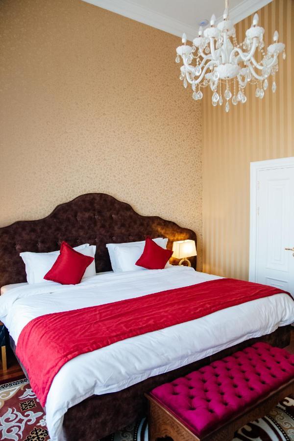 Boutique Hotel Silk Way Turkistan Buitenkant foto