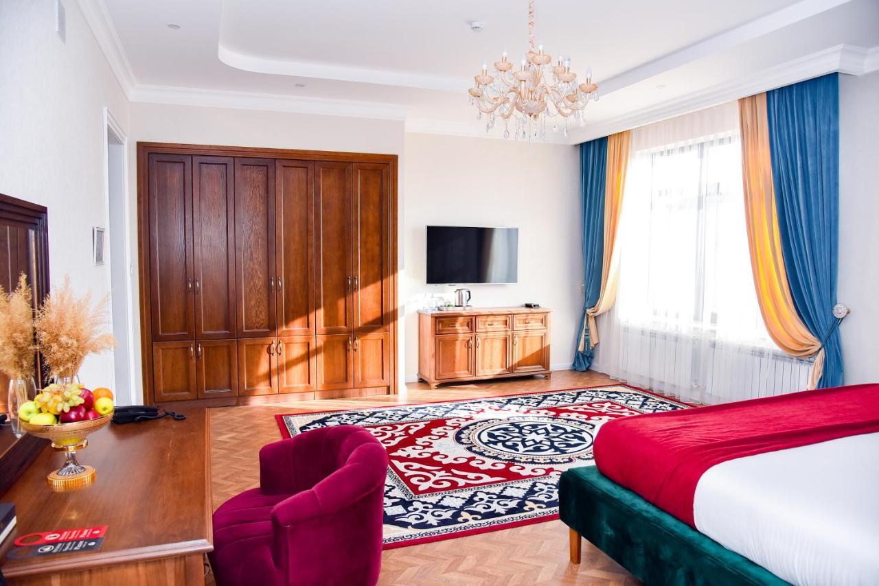 Boutique Hotel Silk Way Turkistan Buitenkant foto